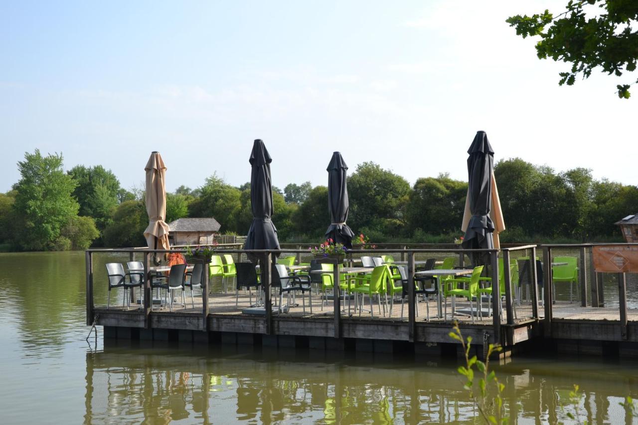 Village Flottant de Pressac Exteriör bild
